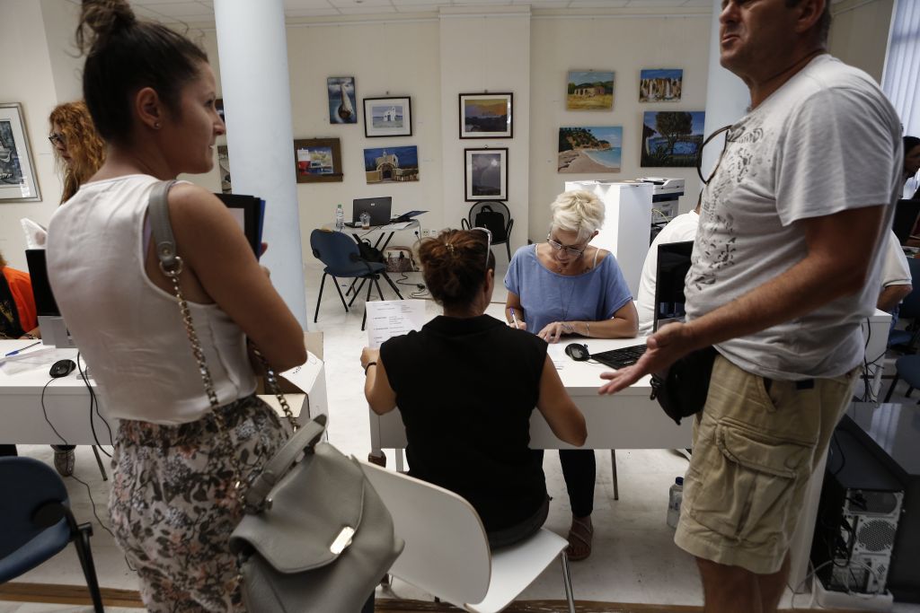 Πάνω από 2.500 οι αιτήσεις από τους πυρόπληκτους