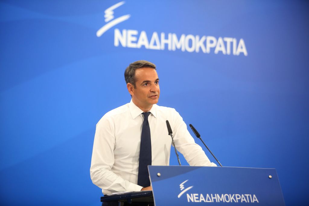 Μητσοτάκης για Πετρούνια : Απλά υποκλινόμαστε