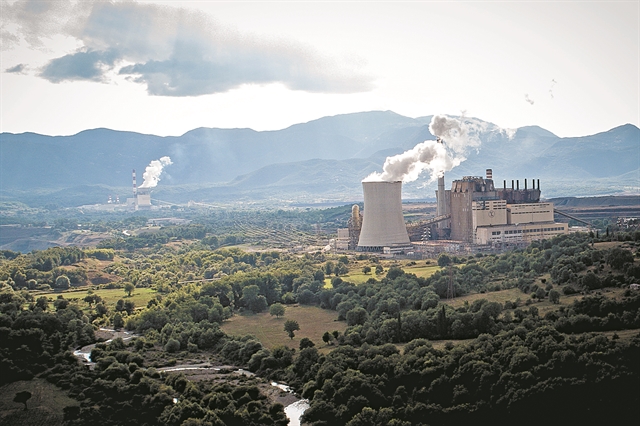 «Καίει» τη ΔΕΗ το ναυάγιο με τους λιγνίτες