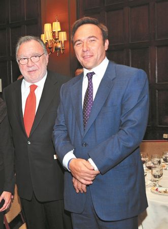 Σβήνουν τα ίχνη από τα Panama Papers