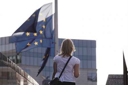 ΕΕ: Ο μήνας που εκτονώνει κρίσεις την ώρα που νέες καιροφυλακτούν