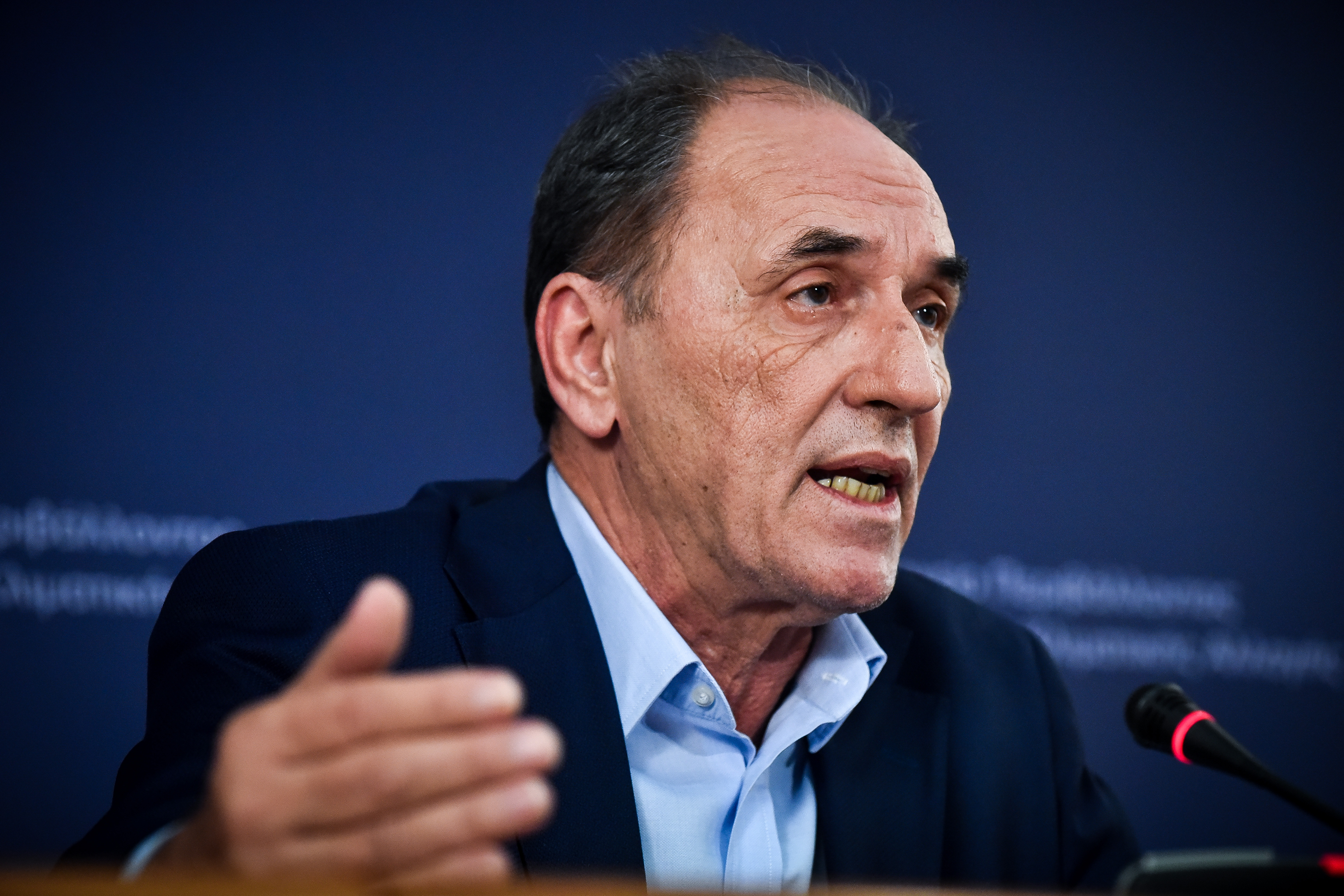 Stathakis says government alone will set fiscal policy, defends bailout reforms