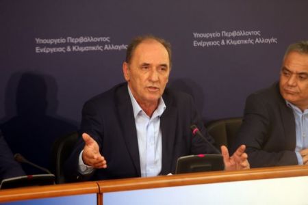 Σταθάκης: Επιβεβλημένη πολιτική απόφαση οι κατεδαφίσεις