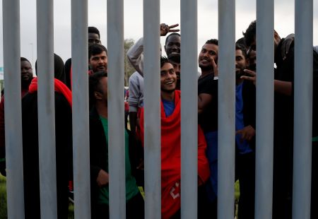 Αβραμόπουλος: Πλήρης στήριξη της ΕΕ στην Ισπανία για το μεταναστευτικό