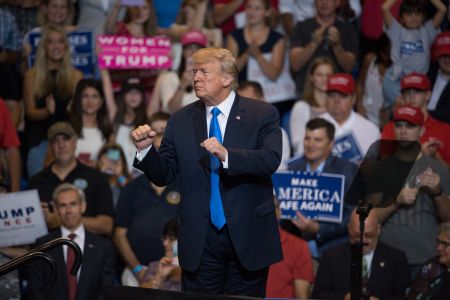 ΗΠΑ: Πρόταση Μιούλερ για έξι μήνες φυλακή στον Τζορτζ Παπαδόπουλος