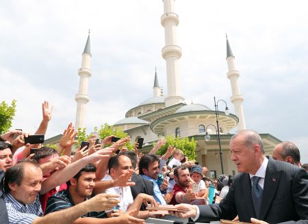 Δύο γεωτρύπανα στη Μεσόγειο και πυρηνικό σταθμό στη Θράκη προανήγγειλε ο Ερντογάν