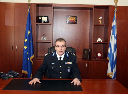 Tsipras sacks chiefs of Greek Police, Fire Service