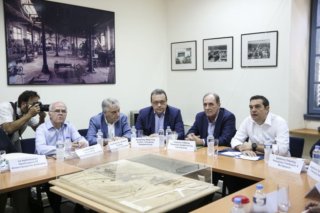 Tsipras: Government to tear down 3,200 illegal buildings in Attica