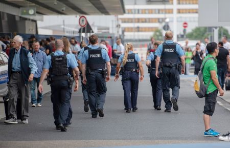 Ζευγάρι Γερμανών εξέδιδε τον 10χρονο γιο του σε παιδόφιλους