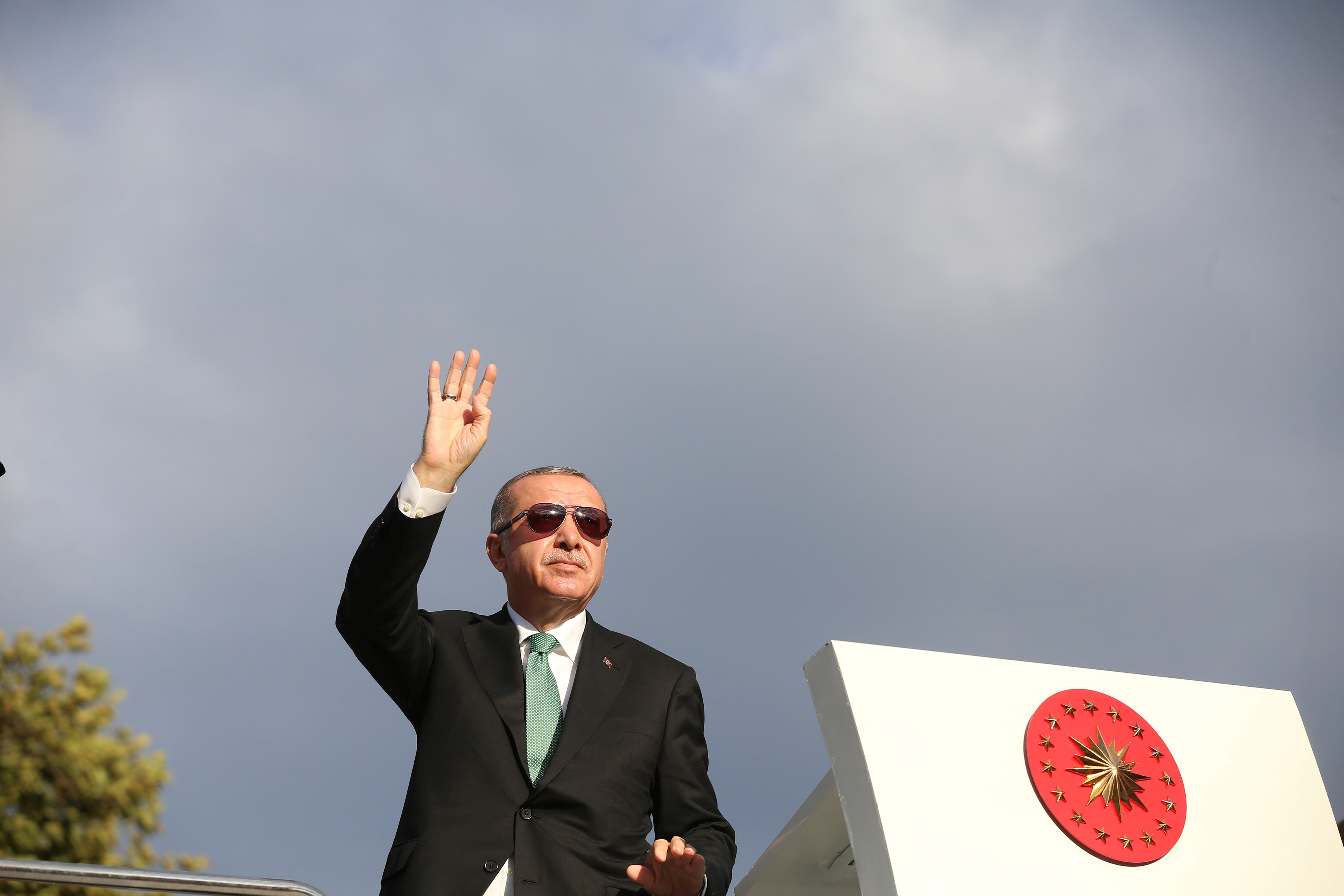 Guardian: Η υπεροψία Ερντογάν υπεύθυνη για την αποσταθεροποίηση της Τουρκίας