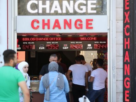 Οταν καίγεται το σπίτι του γείτονα…