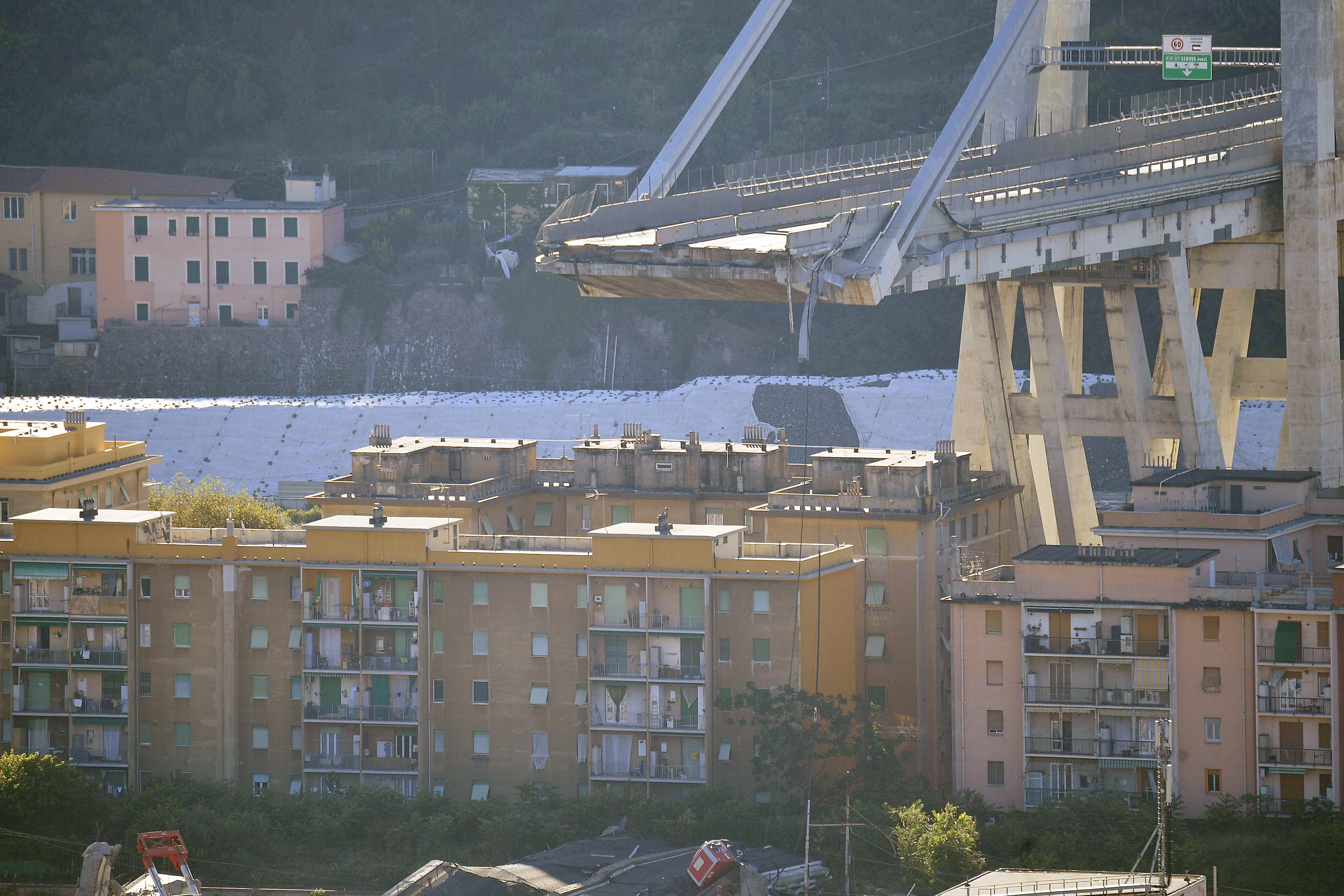 Γένοβα – κατάρρευση οδογέφυρας: Ζητά παραιτήσεις ο ιταλός υπουργός Εξωτερικών