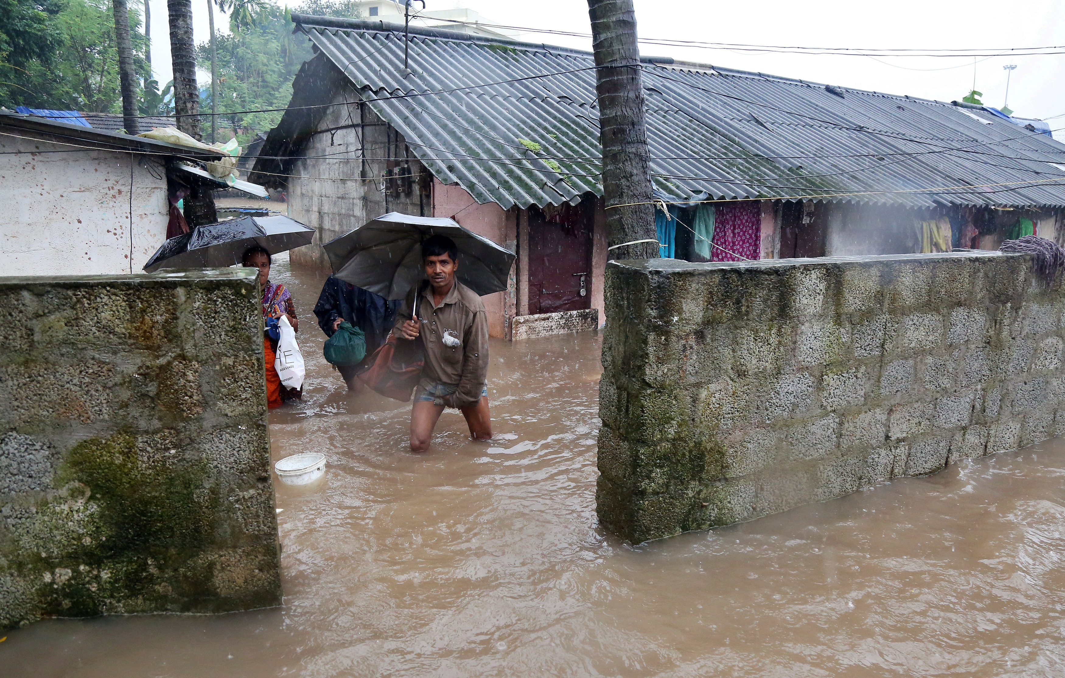 Φονικές πλημμύρες στην Ινδία: 67 νεκροί και 50.000 εκτοπισμένοι