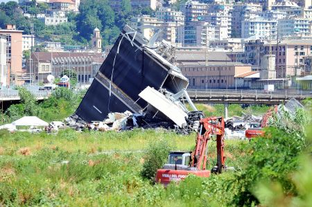 Τραγωδία Γένοβα: Συνεχίζονται οι έρευνες για τον εντοπισμό επιζώντων – Στους 38 οι νεκροί