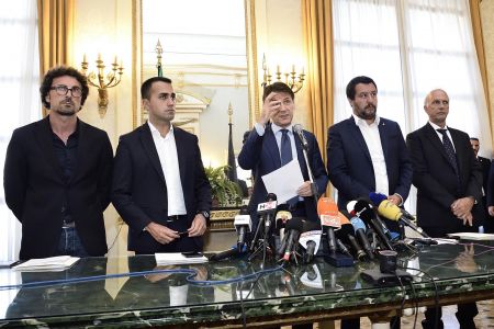 Τραγωδία Γένοβα: «Να παραιτηθούν οι υπεύθυνοι της εταιρείας που είχε αναλάβει το έργο της γέφυρας»