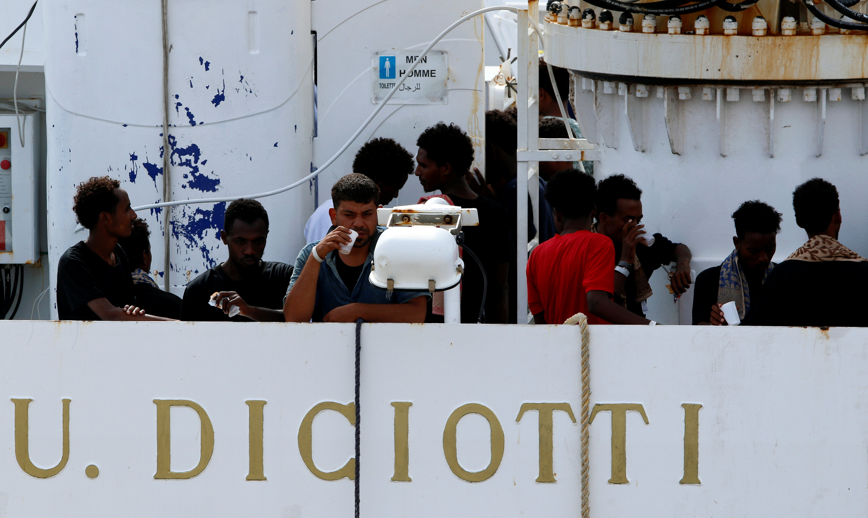 Ιταλία: Σκληραίνει τη στάση της απέναντι στην ΕΕ για τους μετανάστες του Diciotti – Νέες απειλές
