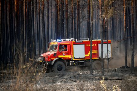 Γερμανία: Κίνδυνος αναζωπύρωσης στη μεγάλη πυρκαγιά [Εικόνες]