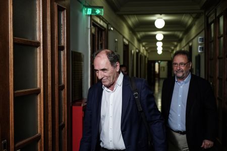 Ο Σταθάκης για την εξαγορά εταιρείας συνεργάτη του Ζάεφ από τη ΔΕΗ