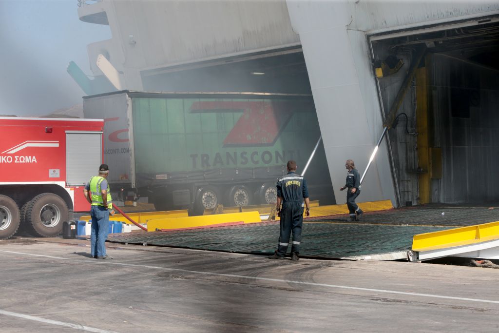 Συνεχίζεται για 4η ημέρα η κατάσβεση στο «Ελευθέριος Βενιζέλος»