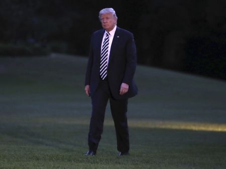 «Ηλίθιο» αποκαλούσαν τον Τραμπ οι συνεργάτες του