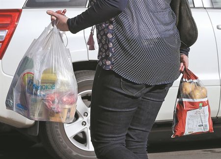 Απεταξάμην τα… πλαστικά μιας χρήσης