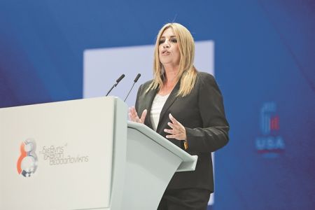 Γεννηματά: Πάντα επίκαιρη η μάχη κατά του φασισμού