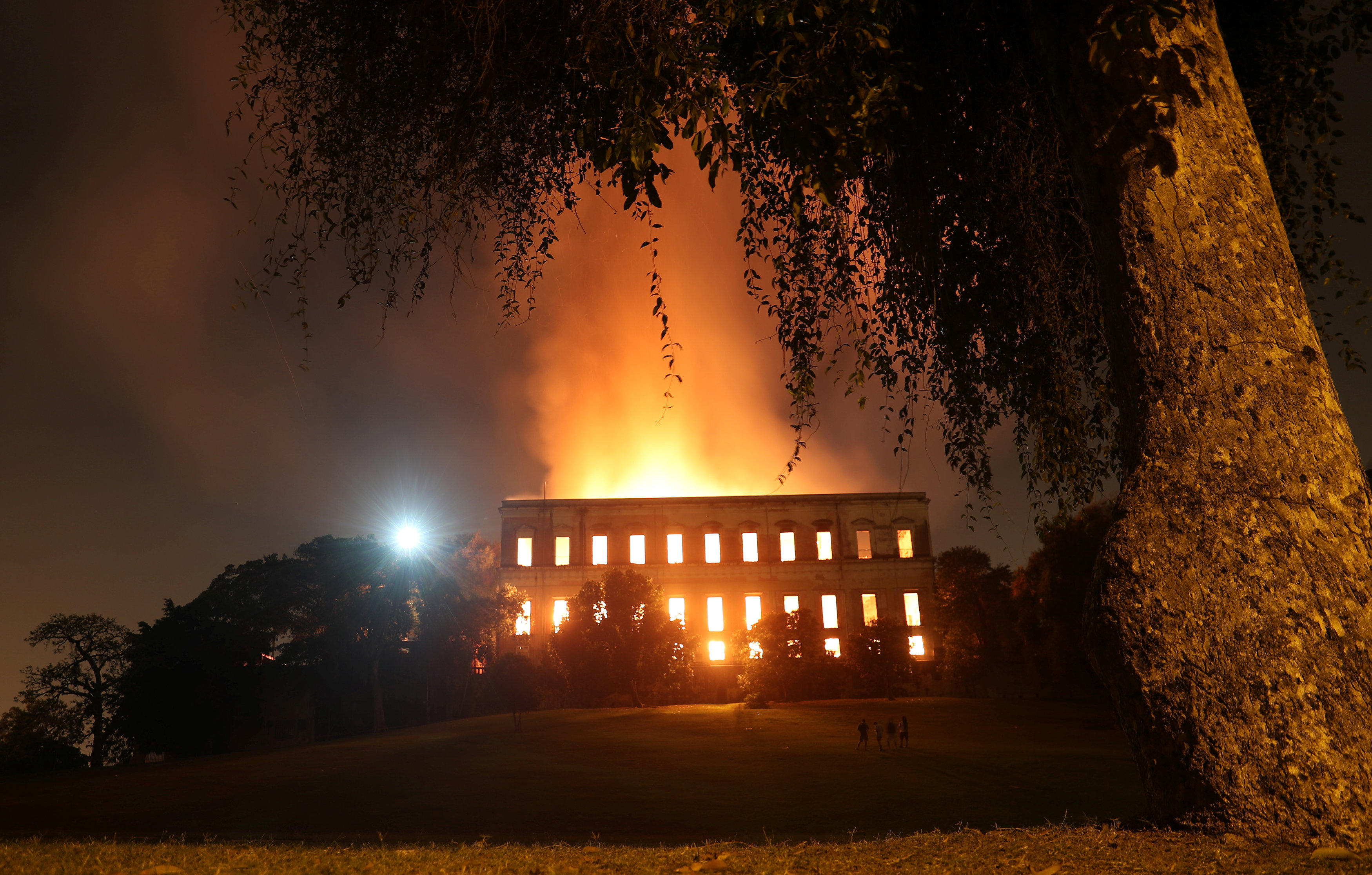 Μεγάλη πυρκαγιά κατέκαψε το Εθνικό Μουσείο στο Ρίο ντε Τζανέιρο