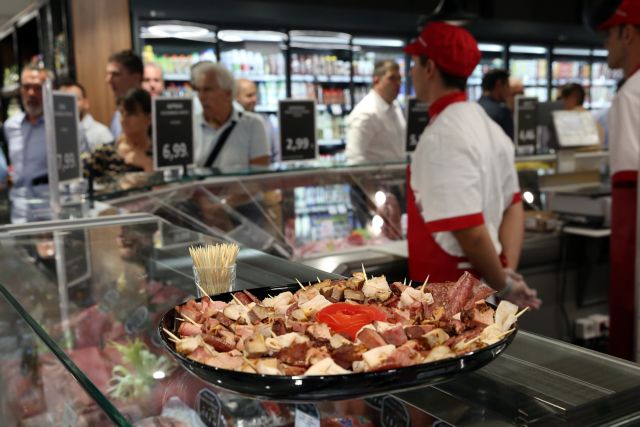 Στη μάχη της γειτονιάς μπαίνουν τα σούπερμάρκετ