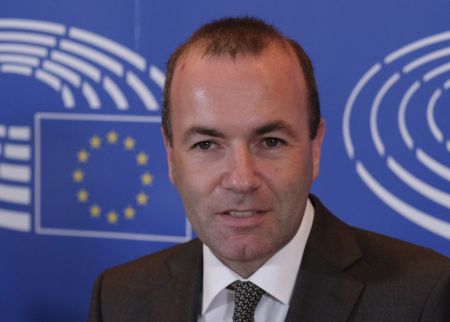 Βέμπερ: Οι πολίτες δικαίως ζητάνε φρένο στην παράνομη μετανάστευση