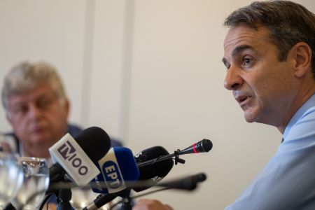 Μητσοτάκης για Τσίπρα: Να μην μπει στον κόπο να προνομοθετήσει πακέτο παροχών για την επόμενη 4ετία