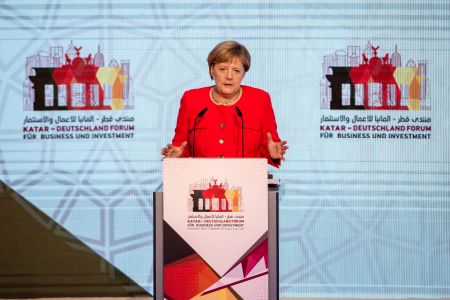 Επενδύει σε εργασία και υποδομές η Μέρκελ