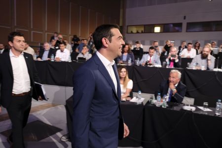 Δεν θα κοπούν οι συντάξεις αν πειστούν οι δανειστές, λέει ο Τσίπρας