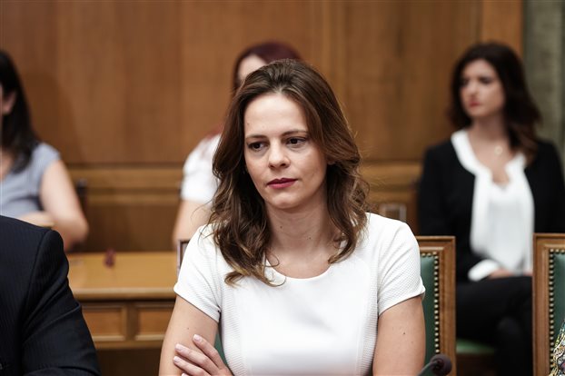 Αχτσιόγλου: Από το 2019 ο νέος κατώτατος μισθός