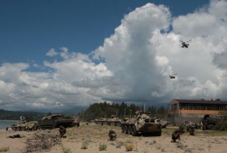 Σινορωσική άσκηση με τεράστια δύναμη ισχύος