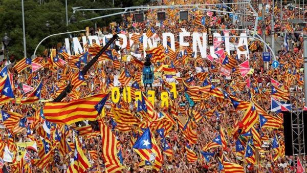 Ισπανία: Με αίτημα την ανεξαρτησία στους δρόμους 1.000.000 Καταλανοί