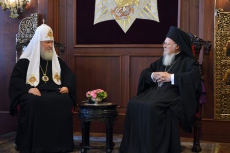 «Αντίποινα» του Πατριάρχη Μόσχας στο Οικομενικό Πατριαρχείο για την Ουκρανία