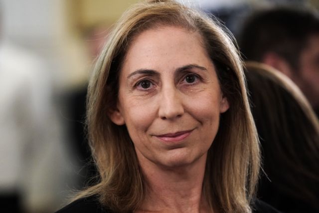 Administrative Reform Minister refutes Mitsotakis’ claims about civil service