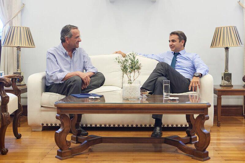 Μητσοτάκης – Σαμαράς: Συναντήθηκαν στη Βουλή