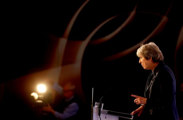 Times: Η Μέι απορρίπτει νέα πρόταση της ΕΕ για τη διαχείριση των ιρλανδικών συνόρων