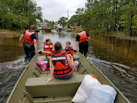Στη Βόρεια Καρολίνα ο Τραμπ – Στους 35 οι νεκροί από τον κυκλώνα Φλόρενς