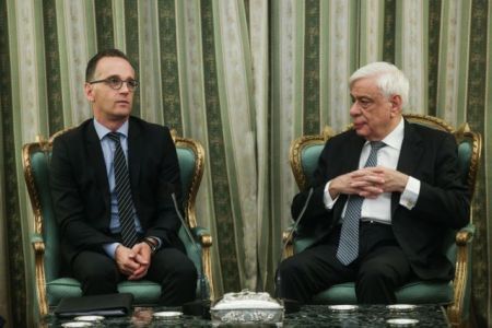 Προεδρικό Μέγαρο: Παυλόπουλος – Μάας συζήτησαν  για το προσφυγικό