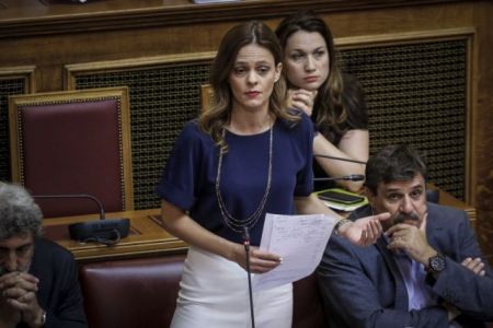 Υπερψηφίστηκε η τροπολογία για τον κατώτατο μισθό