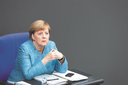 Στο προσκήνιο σενάρια για προεδρία Μέρκελ στο Συμβούλιο