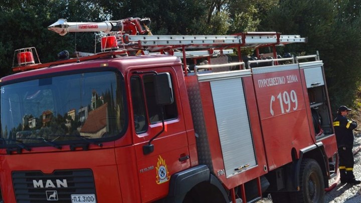 Αχαϊα: Μεγάλη πυρκαγιά στον Αραξο