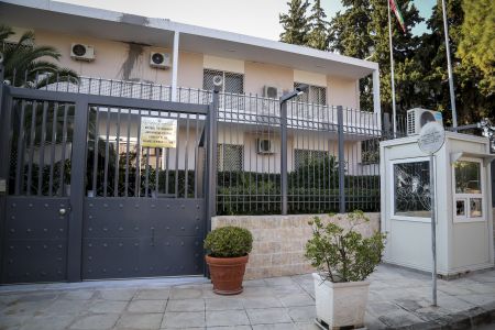 Αναστέλλεται η μετακίνηση του ειδικού φρουρού της πρεσβείας του Ιράν