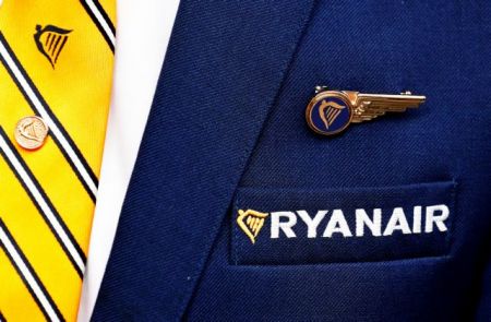 Νέα δρομολόγια για Κέρκυρα και Ρόδο από τη Ryanair