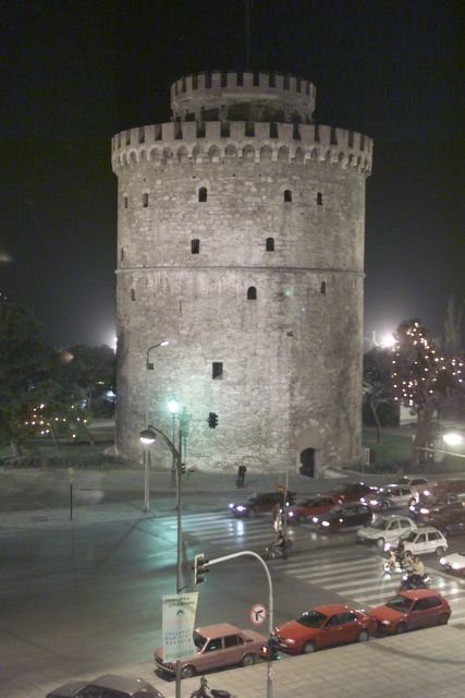 Ένοπλη ληστεία σε βάρος πεζών τη νύχτα στη Θεσσαλονίκη