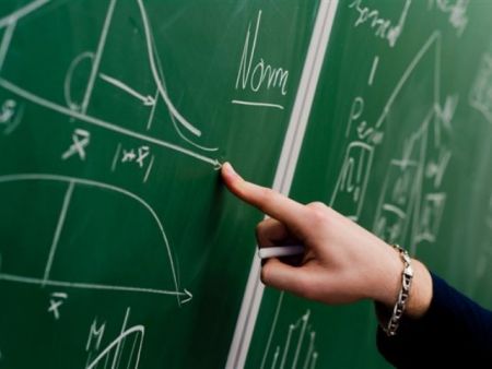 Μόνιμες προσλήψεις 15.000 εκπαιδευτικών μέσα στην επόμενη τριετία