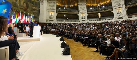 Deutsche Welle: Τι απέγινε με την «επανίδρυση της Ευρώπης;»