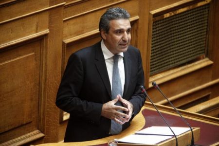 Ο Αριστείδης Φωκάς ανακοίνωσε την αποχώρησή του από την Ένωση Κέντρου